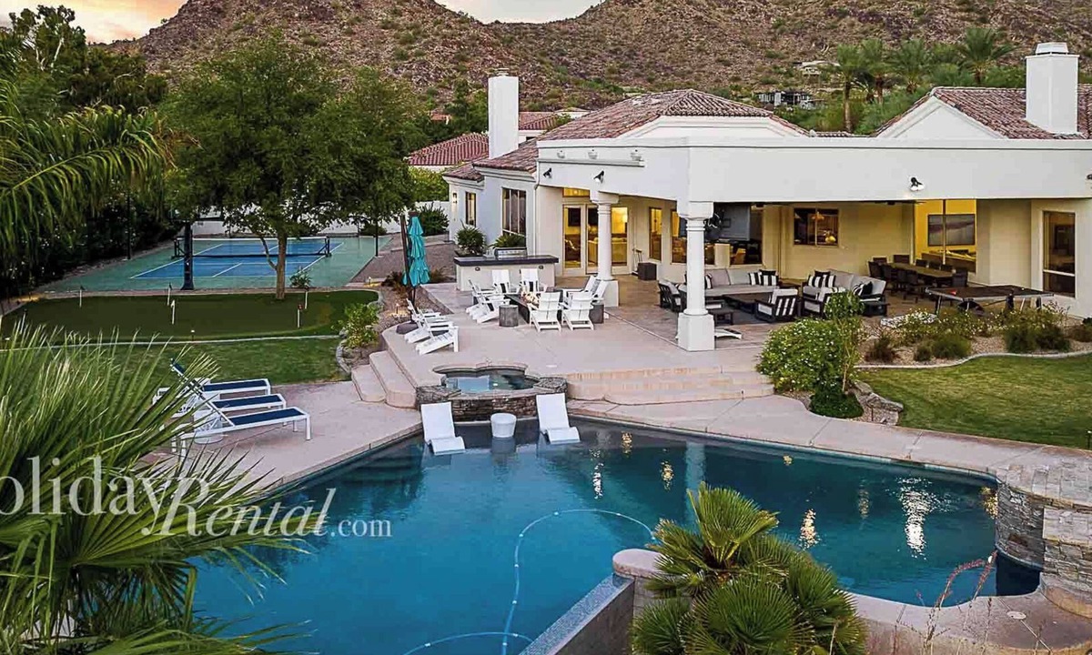 Paradise Valley House | Manor Retreat - Pool, Spa & Pickleball Villa in Paradise Valley