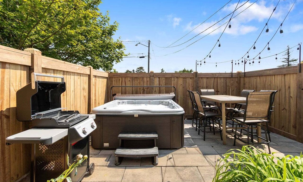 Lakeside - Lester Park House | Mayfair House, Private Hot Tub, Heirloom Vacations
