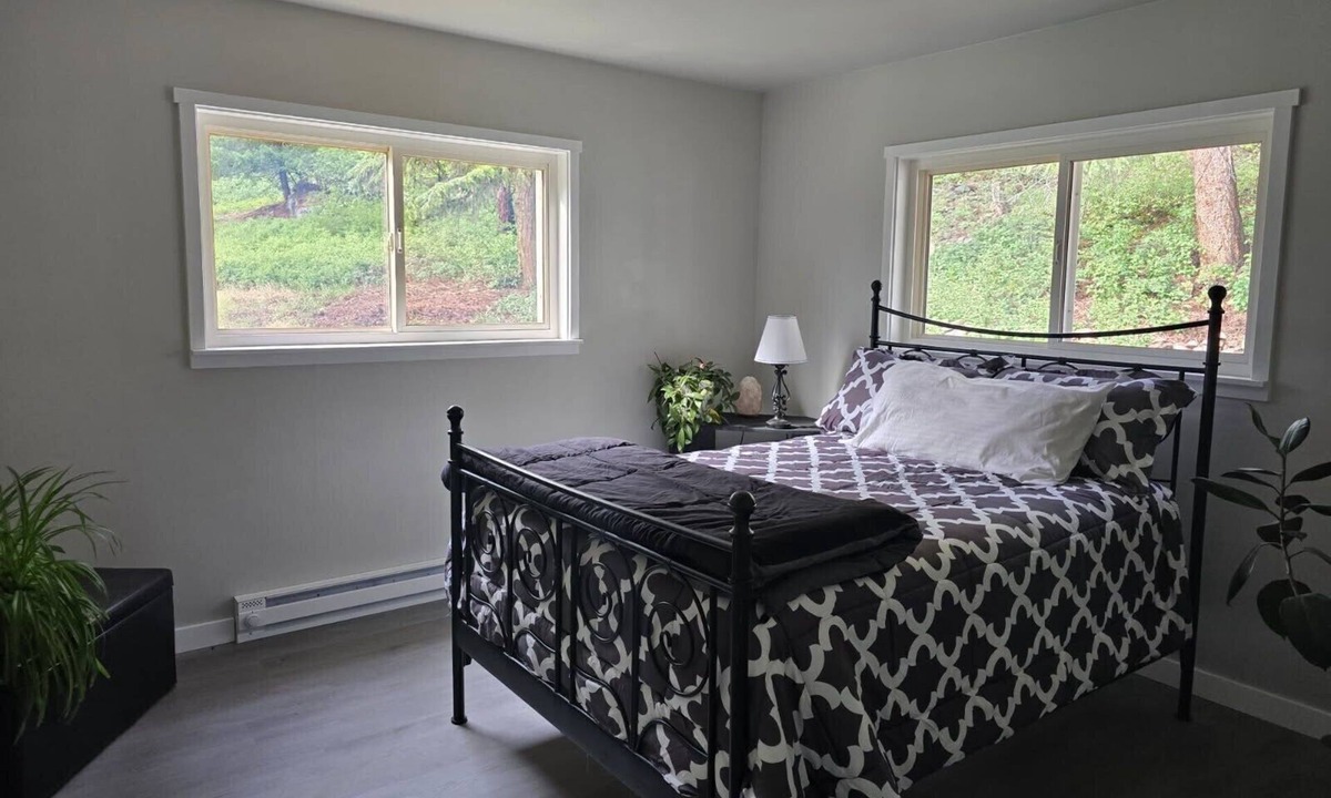 Conner House | Medicine Tree Chalet in Conner