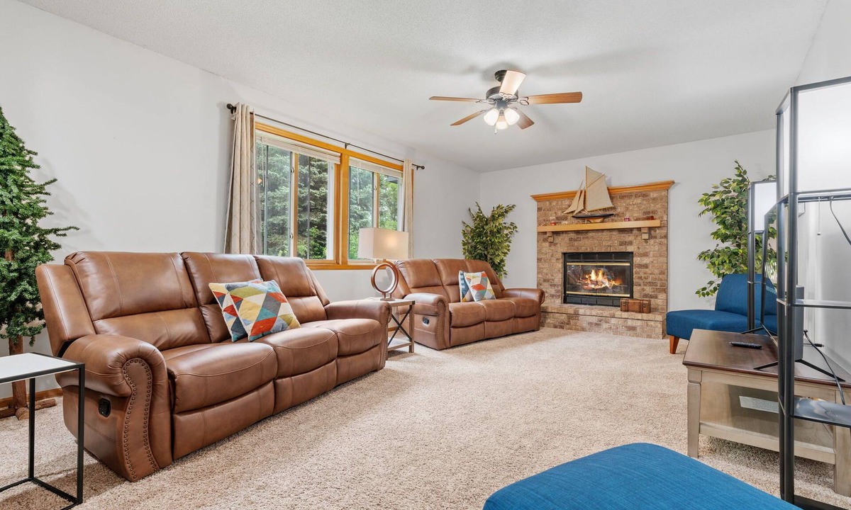 Champlin House | MINNeSTAY* Ultimate Family Fun Escape | Entertainment