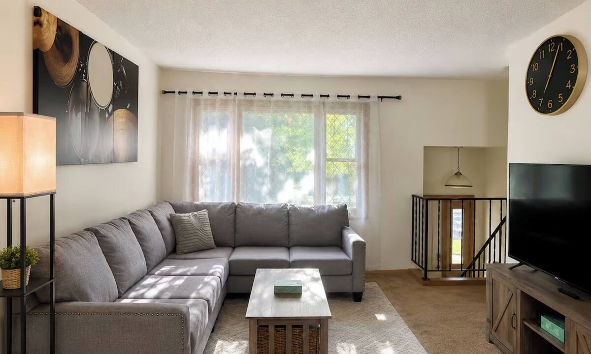 Rochester House | Modern 2BR Home Near, Fast Wi-Fi & Free Parking