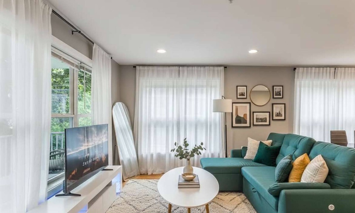 Lowry Hill East House | Modern 3 Bed 3 Bath Condo in Uptown