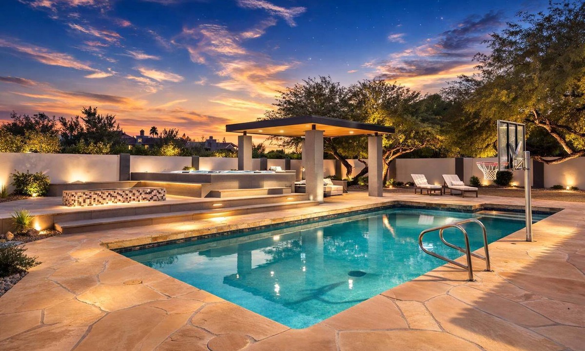 Paradise Valley Villa | Modern estate w/heated pool & outdoor kitchen
