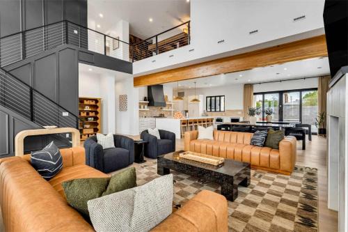 Southwest Village House | Modern Manor-6BR Pool&Spa Air Hockey Ping Pong