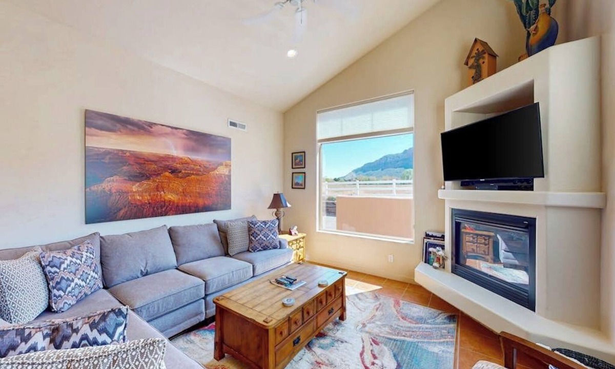 Moab South Valley House | Modern Townhome with Seasonal Pool and Hot Tub - Views and Hiking Nearby