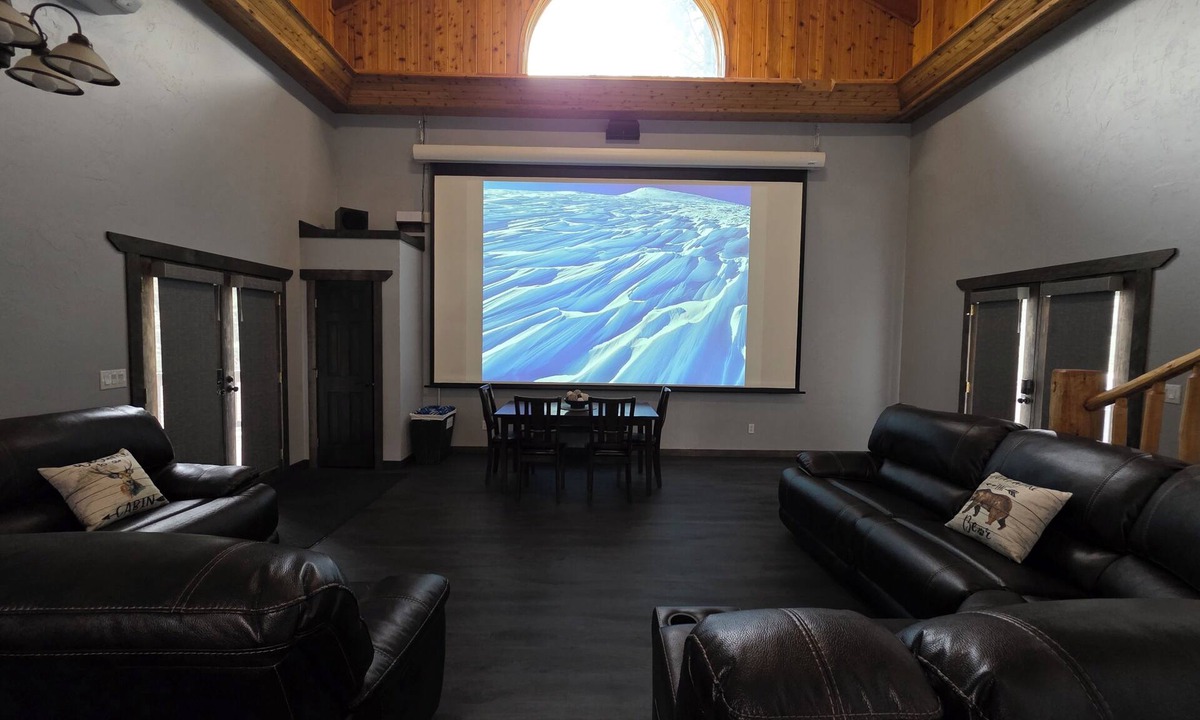 Gallatin Gateway House | Mountain Home in Gallatin Canyon with Home Theater and 3 Spacious BR/BA