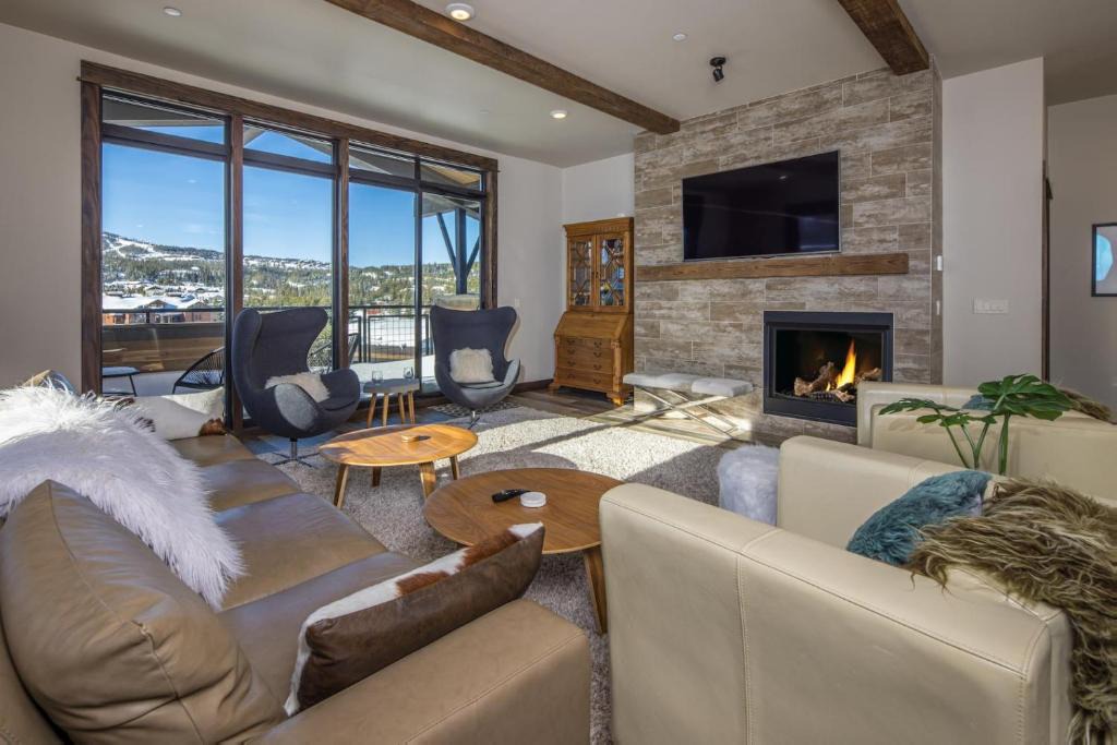 Big Sky House | Mountain Lake Condo Unit 502B