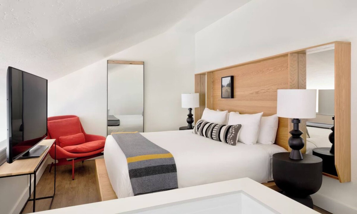 Teton Village Hotel | Mountain Vibes & Modern Design at Gravity Haus! Kitchenette, Free Parking