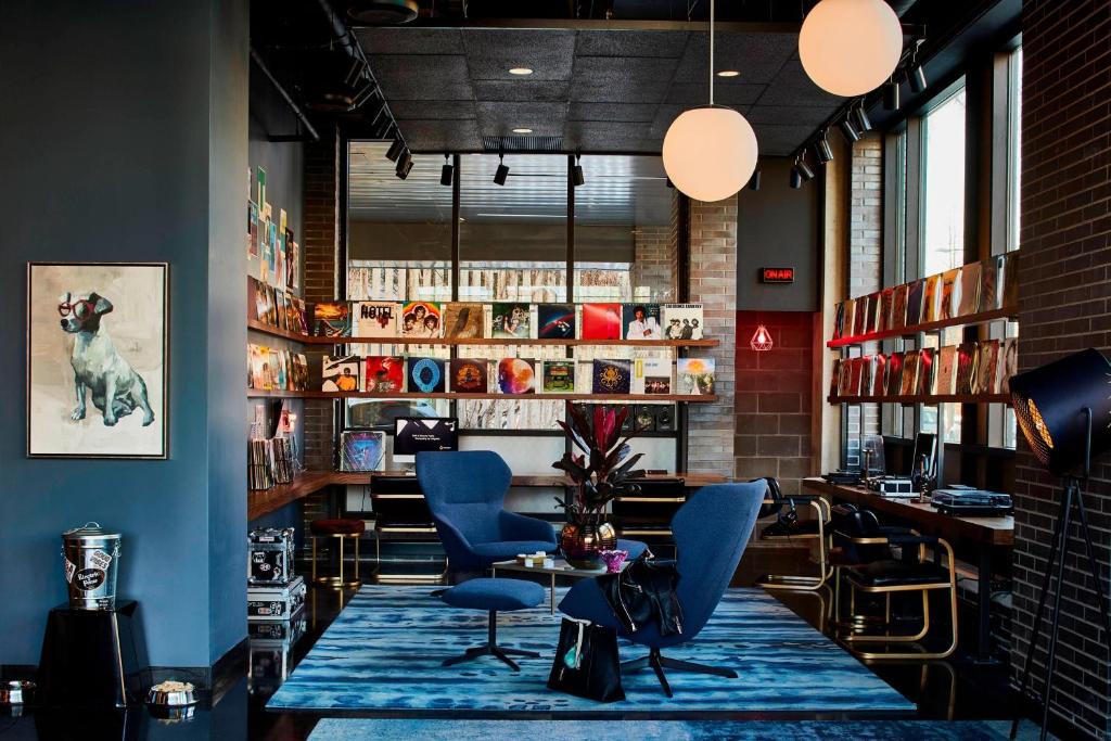 Uptown Hotel | MOXY Minneapolis Uptown