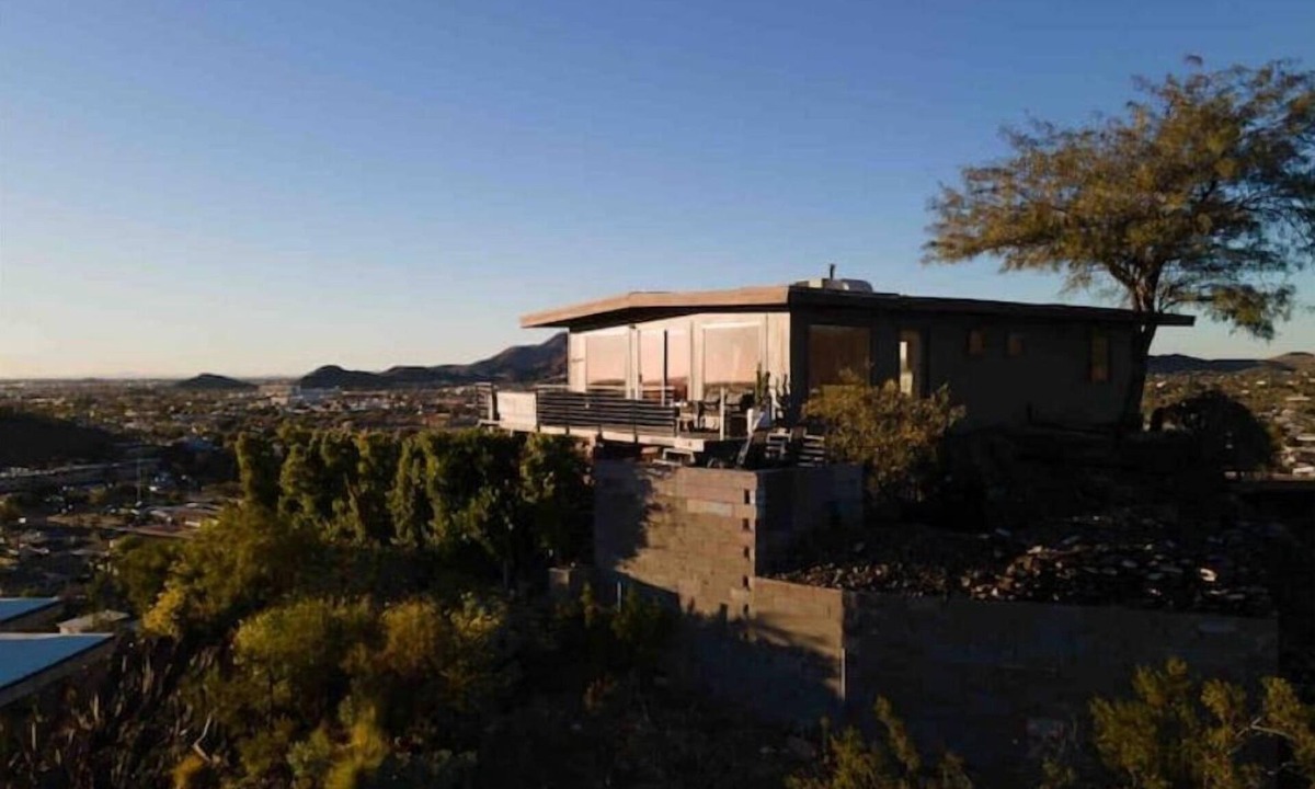 Hillside Homes House | "Nest" 360degree views of Phx -friends couples Decks Hot Tub