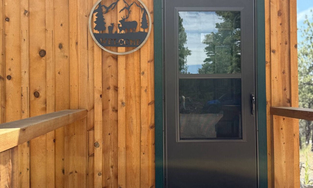Cascade House | Off Grid Cozy Private Cabin