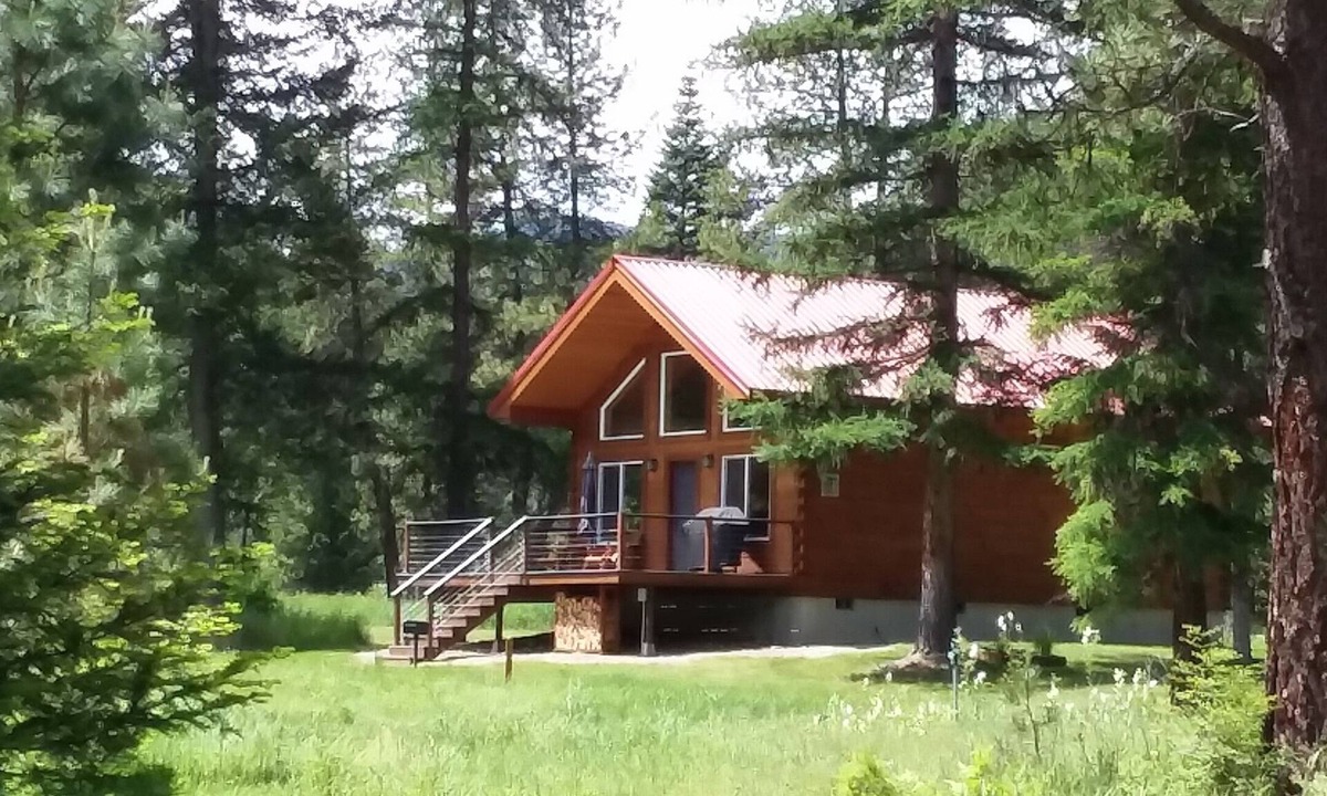 Trout Creek Cabin | Off Grid Secluded Cabin In Whitepine Creek Valley