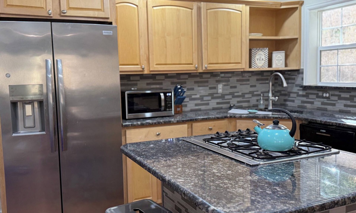 Evergreen House | Peaceful 4-bedroom house in Evergreen 1/2 Mile To Downtown