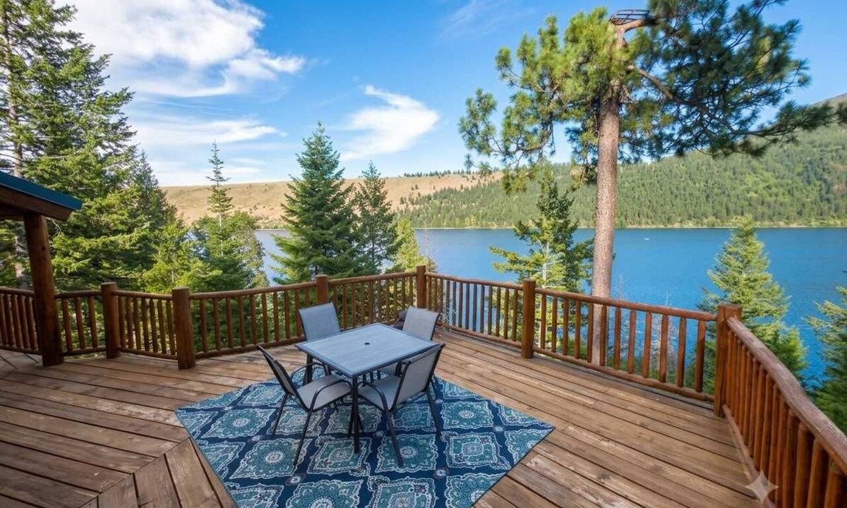 Enterprise House | Peaceful log cabin retreat with wildlife, mountain and lake views