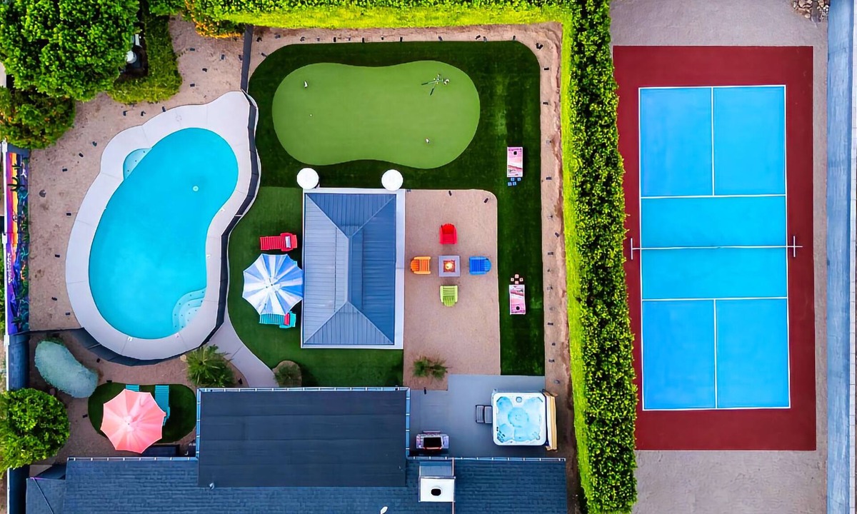 Paradise Valley Village House | Pool Hot Tub Pickleball 3 Hole Putting Green Ping Pong Arcade Grill