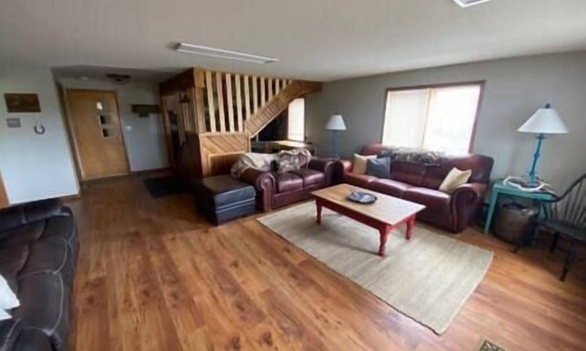 Vandalia House | Prairie Breaks Ranch & Guesthouse