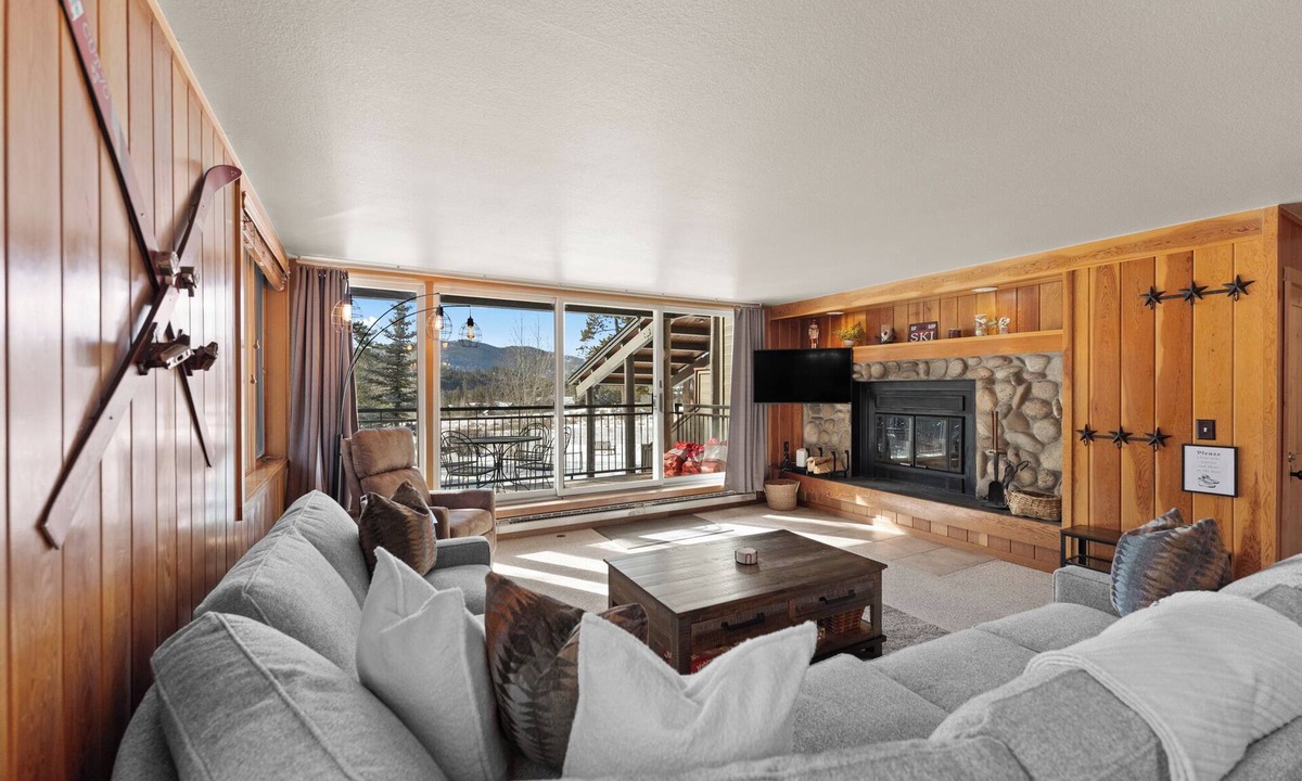 Keystone Condo | Private Balcony & Mountain Views, Close to Shuttle & Walk to Lakeside Village