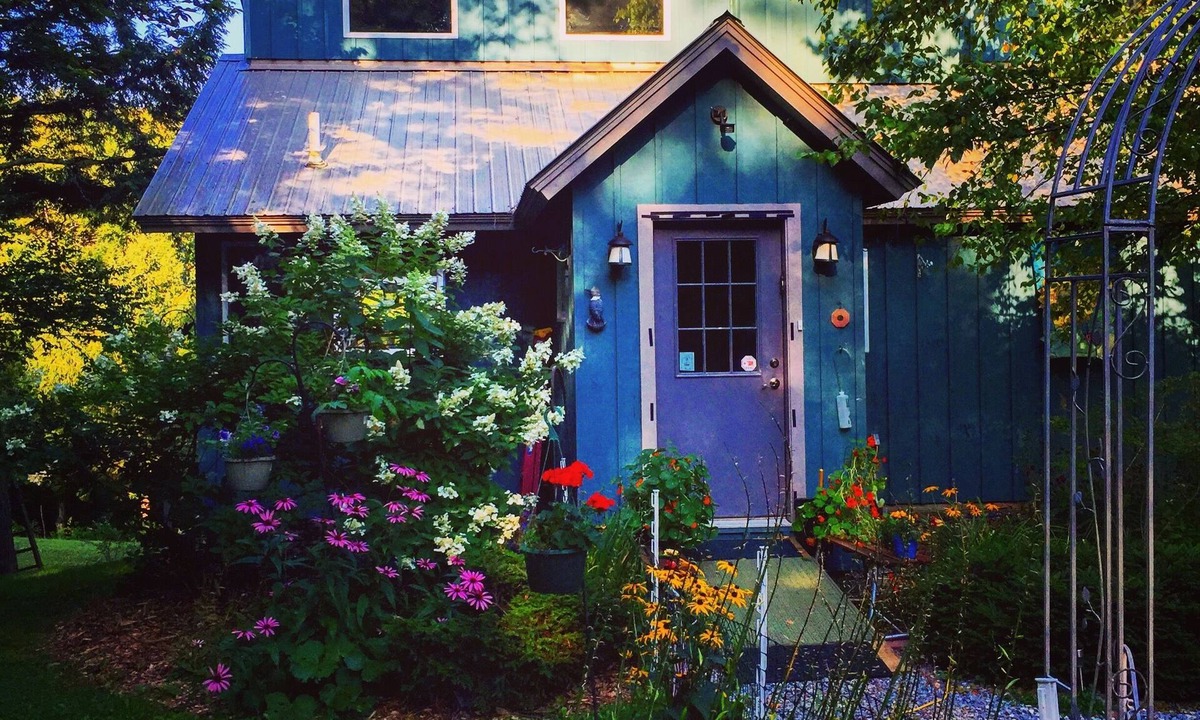 Bread Loaf Cabin | Private Green Mountain get-away with pond in Ripton*