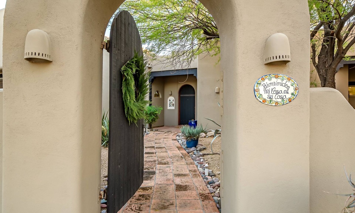 North Scottsdale House | Private Pickleball Ct and Pool, Luxury North Scottsdale. Mt Biking Trails close