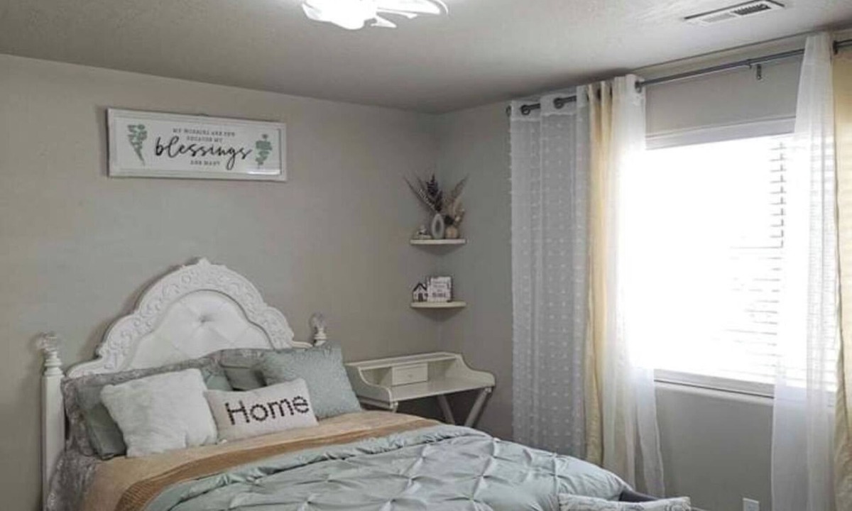 Pasco House | providing spare luxury rooms for rent