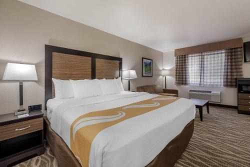 South Fork Hotel | Quality Inn & Suites South Fork - Wolf Creek