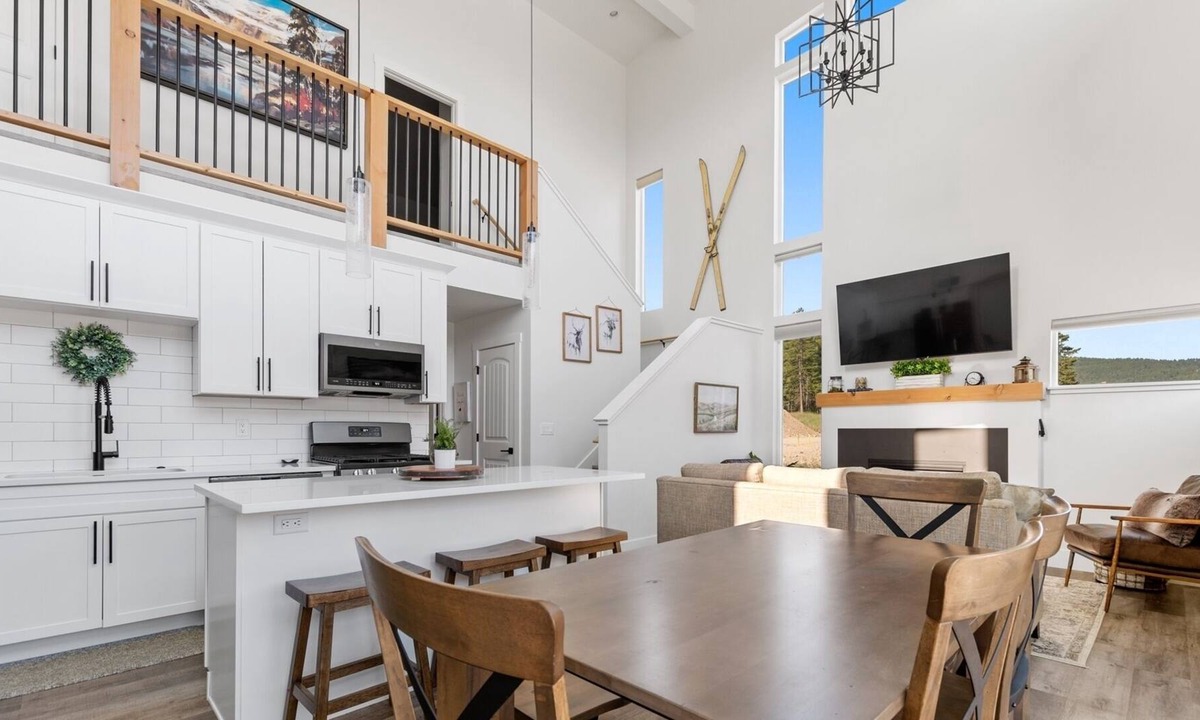 Whitefish House | Quarry B10 - Stunning Quarry unit w/ access to community pool, spa , gym & more!