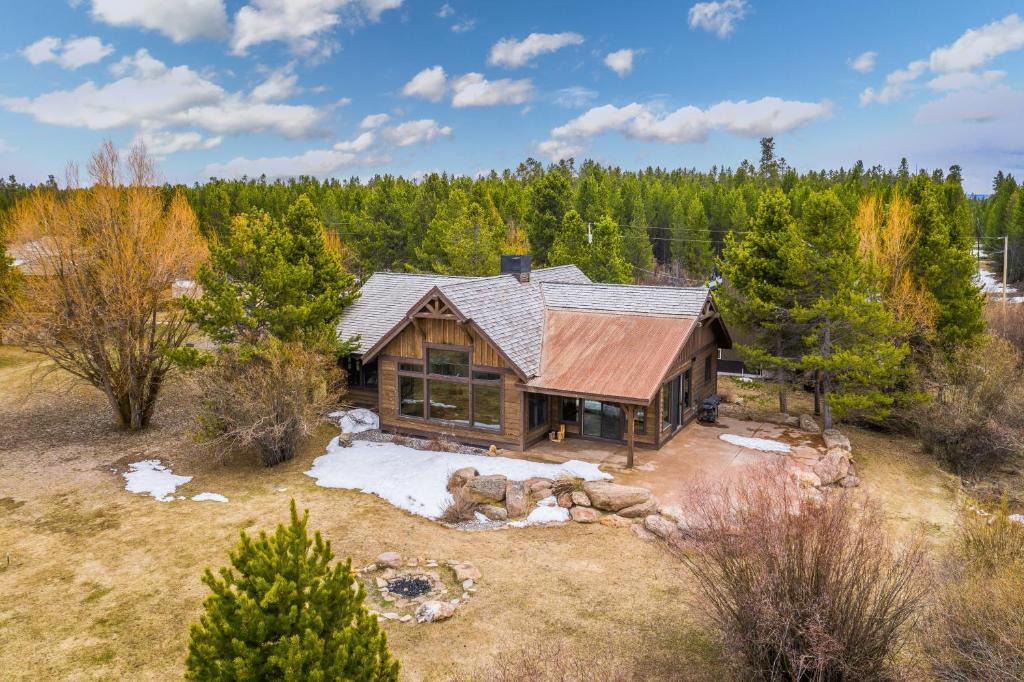 West Yellowstone House | Rainbow Point Sabo Cabin