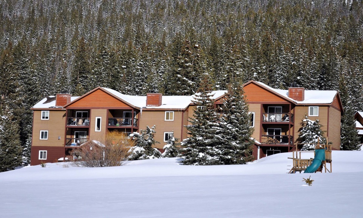 Blue River Condo | Remodeled Gem 3 bedrooms On the Free Shuttle Route with views in Blue River