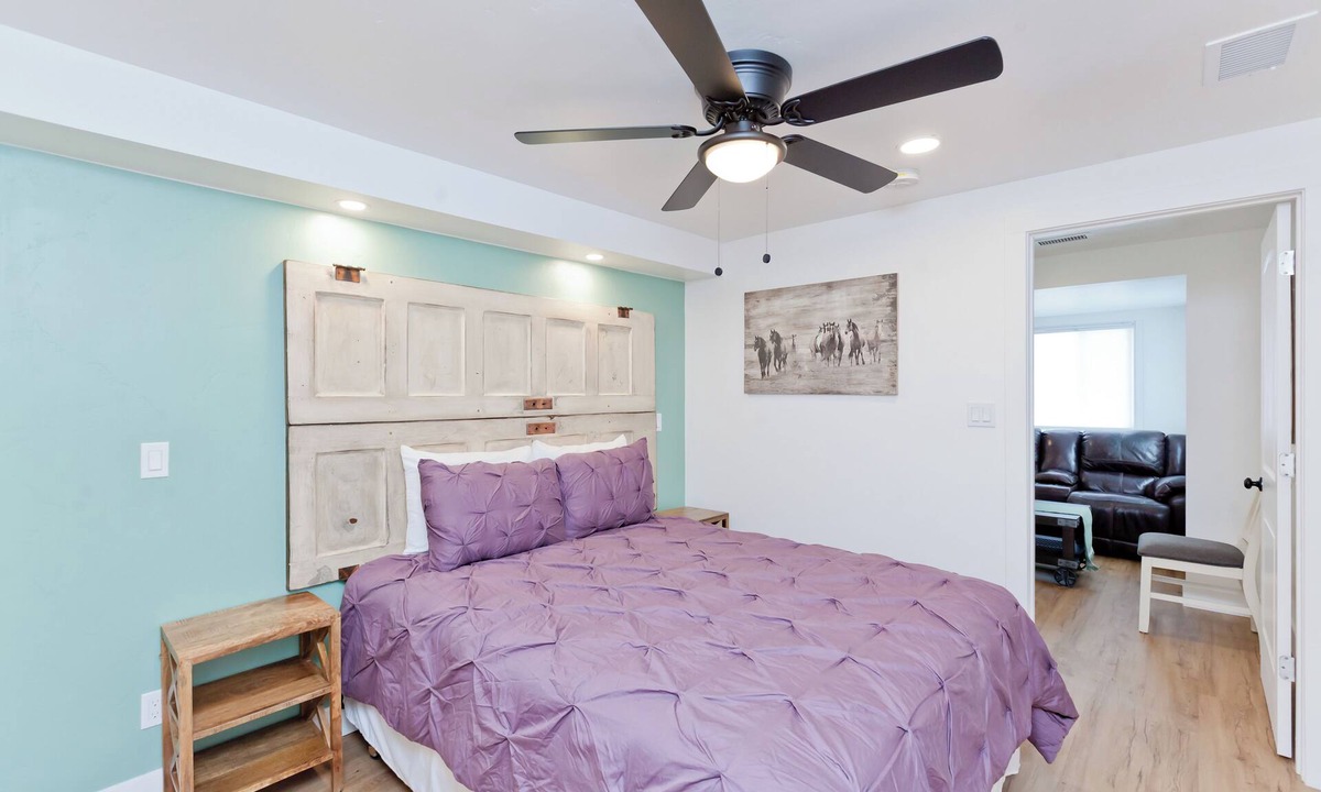 Grand Junction Cottage | River City Hideaway Pets Downtown Desk