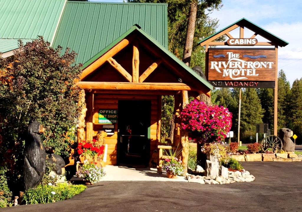 Thompson Falls Hotel | Riverfront Motel & Cabins