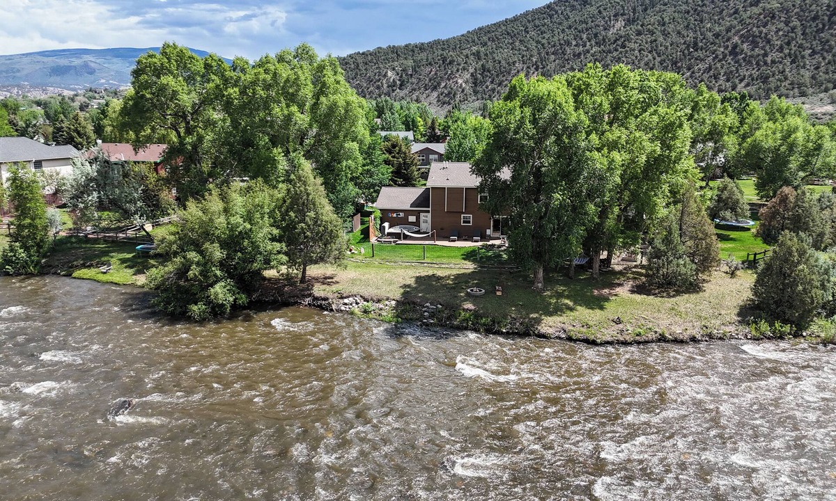 Gypsum House | Riverfront - Single Family Home - Private Hot Tub - Fishing/Rafting/OHV/Skiing!