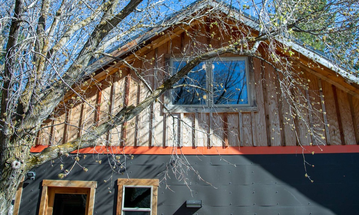 East Missoula House | Rustic modern Montana Loft near Clark Fork River