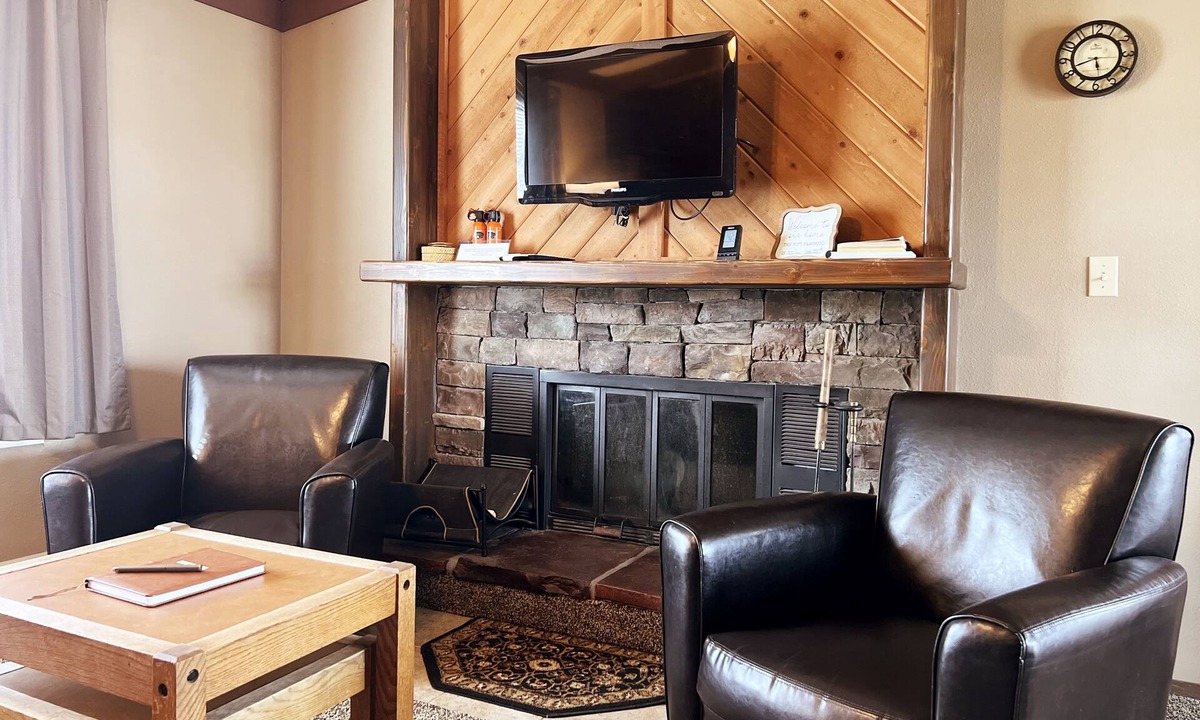 Horse Butte House | Sandhill East Home - all comforts of home with great mountain views