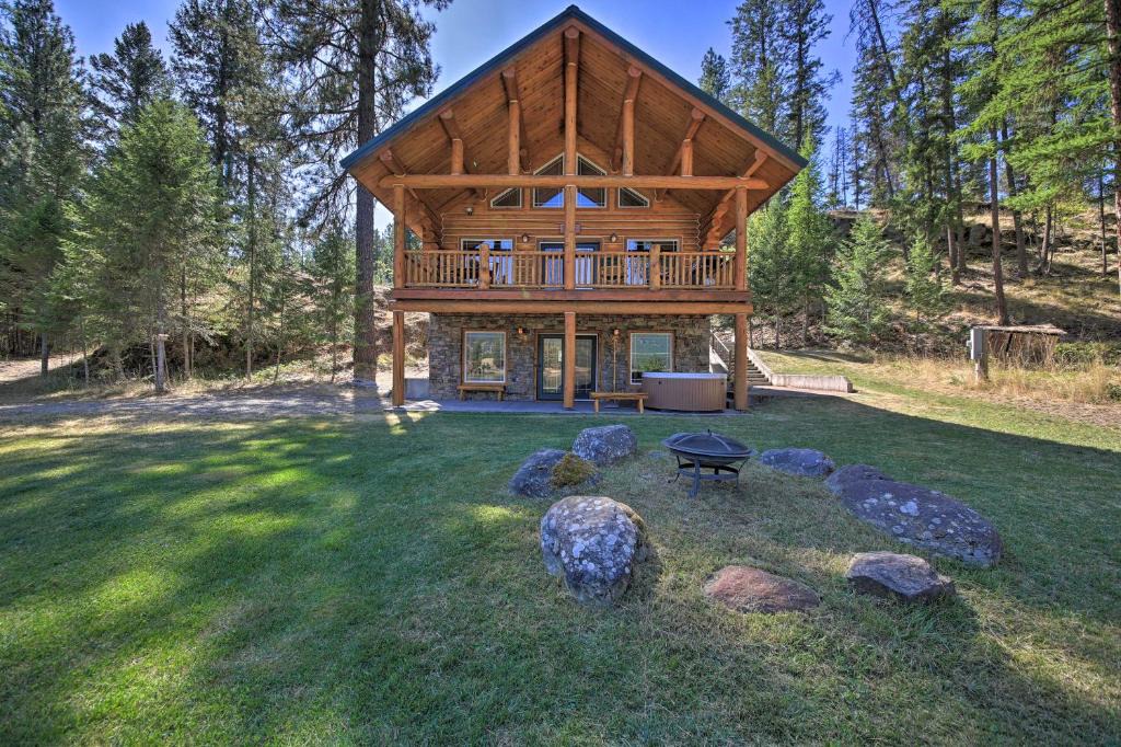 Thompson Falls House | Scenic Riverfront Retreat with Hot Tub and Kayaks!