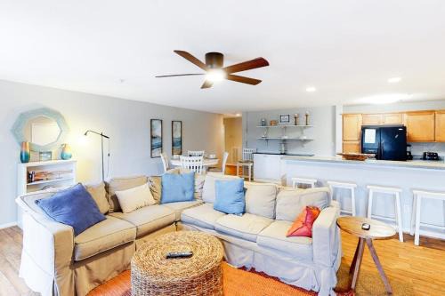 Sandbridge House | Seaside - Three's A Charm D-104