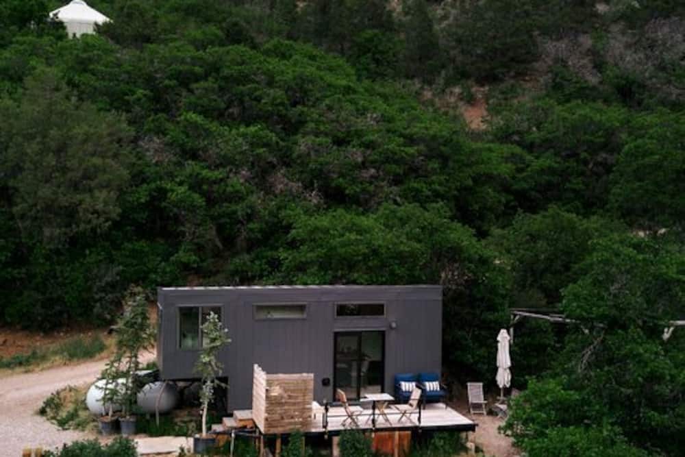 Basalt Cabin | Serene Tiny House Retreat with Botanical Sanctuary & Mountain Views near Aspen, Basalt, Colorado