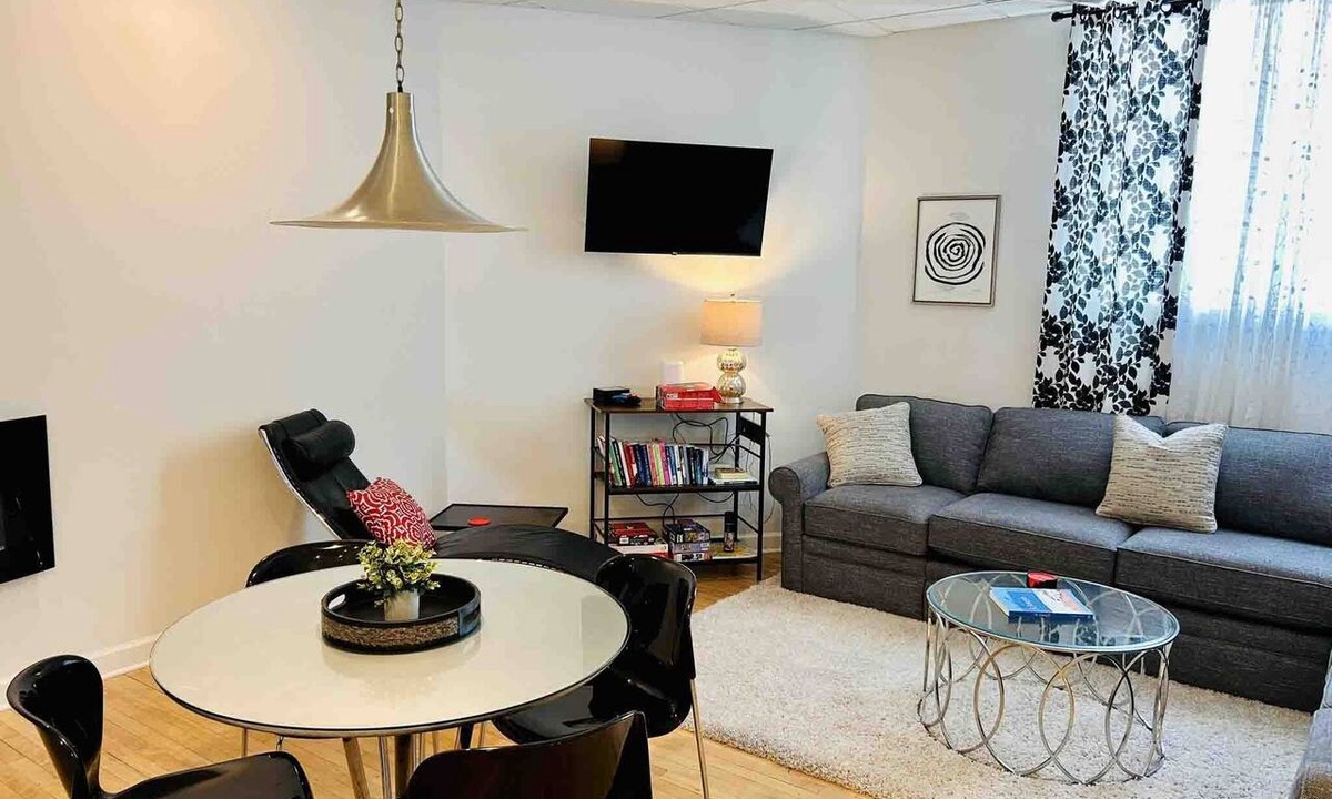 Saint Joseph Condo | Ship & Shore | Downtown Rooftop Deck | Fireplace