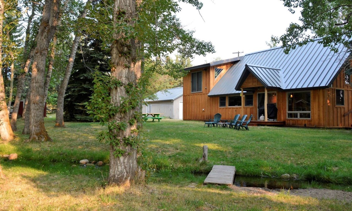 Red Lodge House | Short distance to downtown & Skiing-Chickadee Chalet