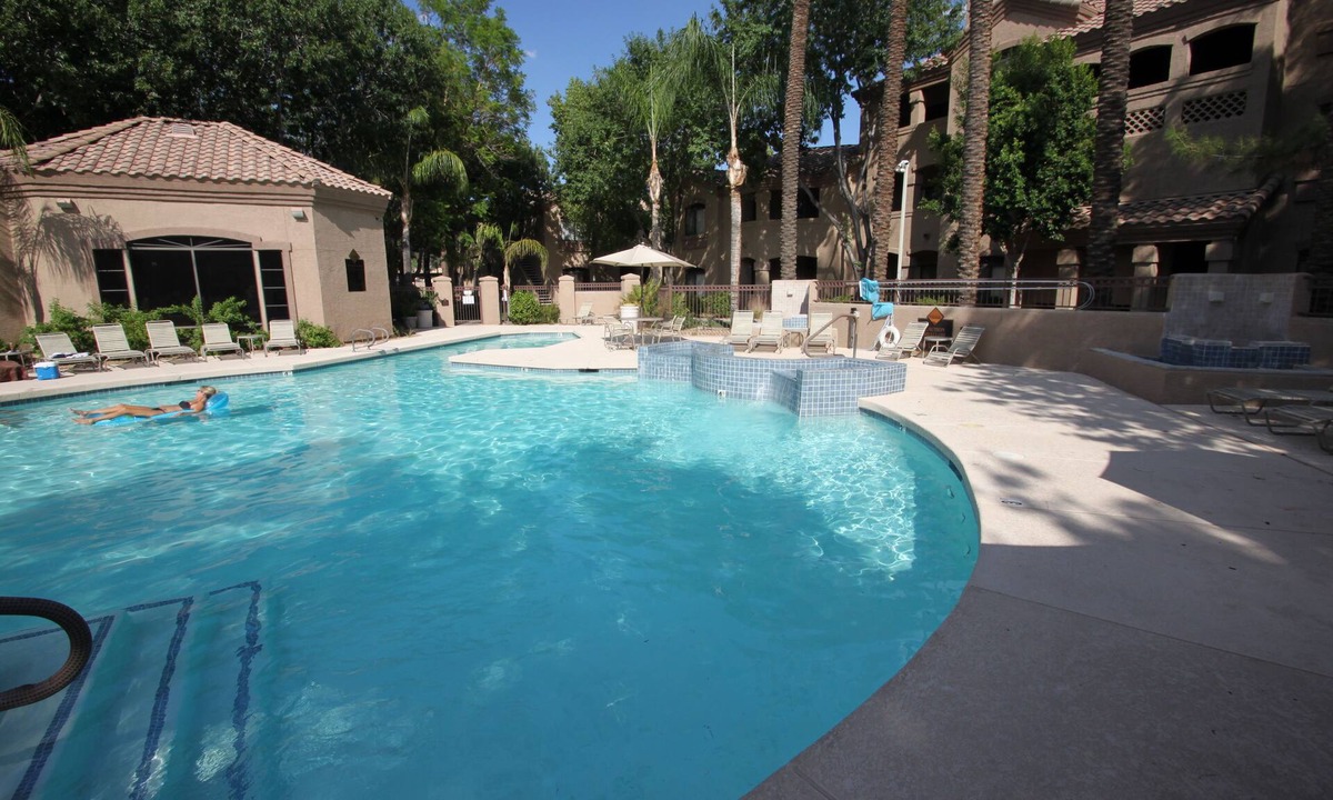 North Scottsdale Condo | Signature 2 Bedroom Condo by RedAwning