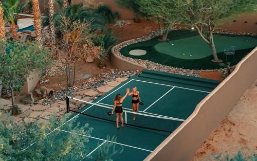 Rio Verde Foothills Villa | Sleeps 25 Heated Pool and Spa Pickleball Court
