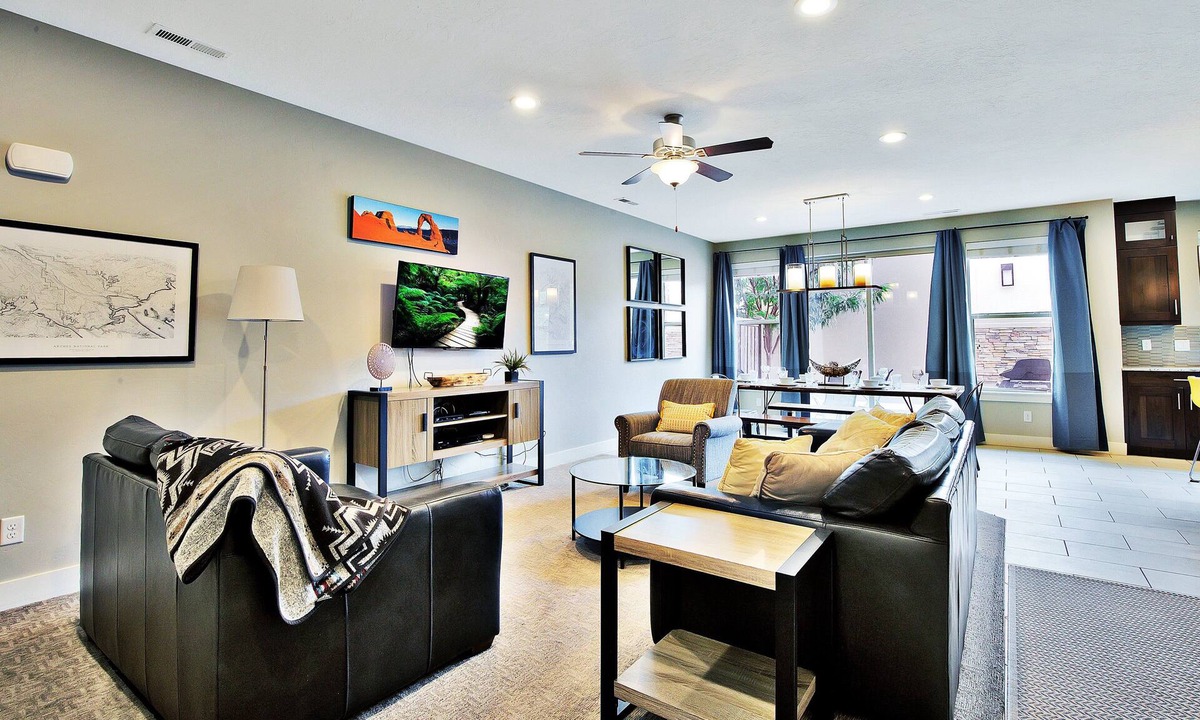 Moab House | Sleeps 46: Townies | Pool/Spa | Garage | Downtown Location | Entrada 420/424/428
