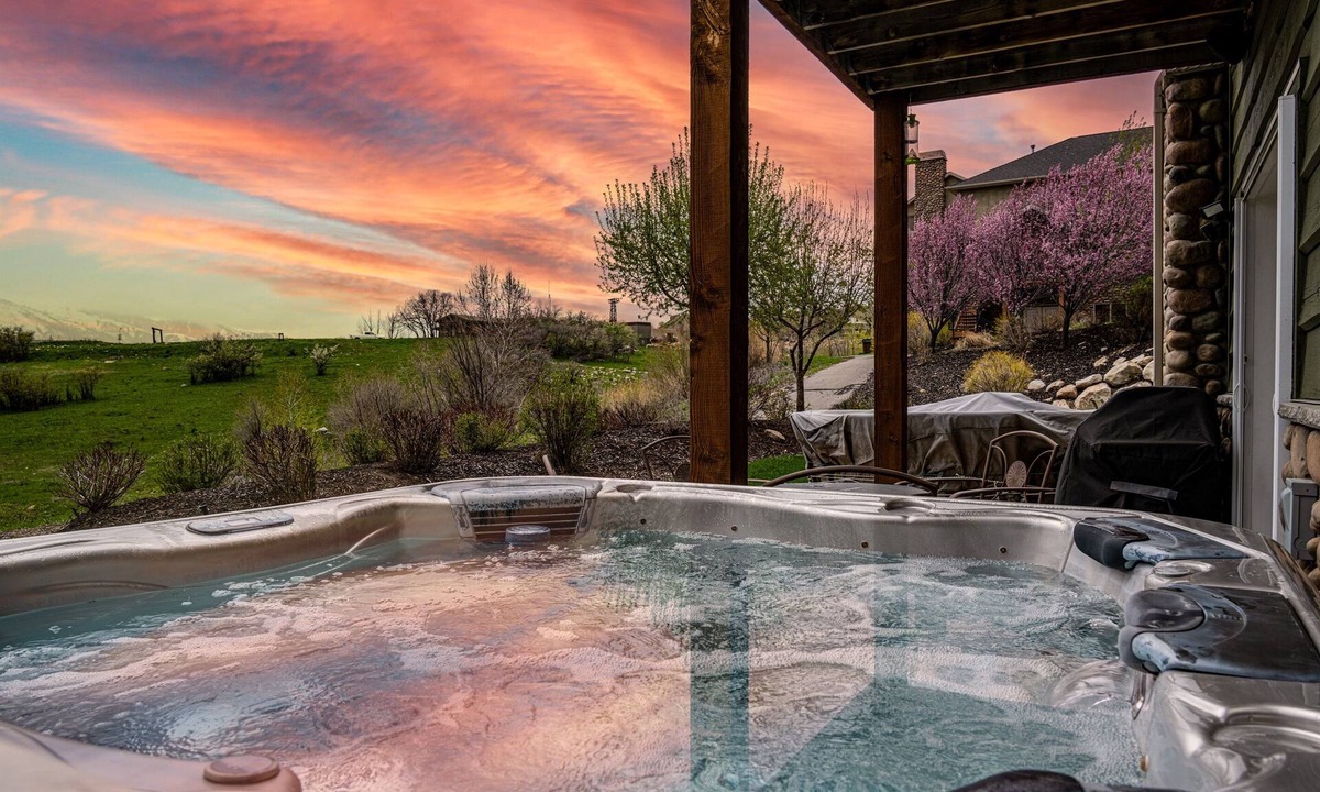 Wolf Creek House | Snowcrest C304|Ski Getaway |Hot Tub & Theater Room