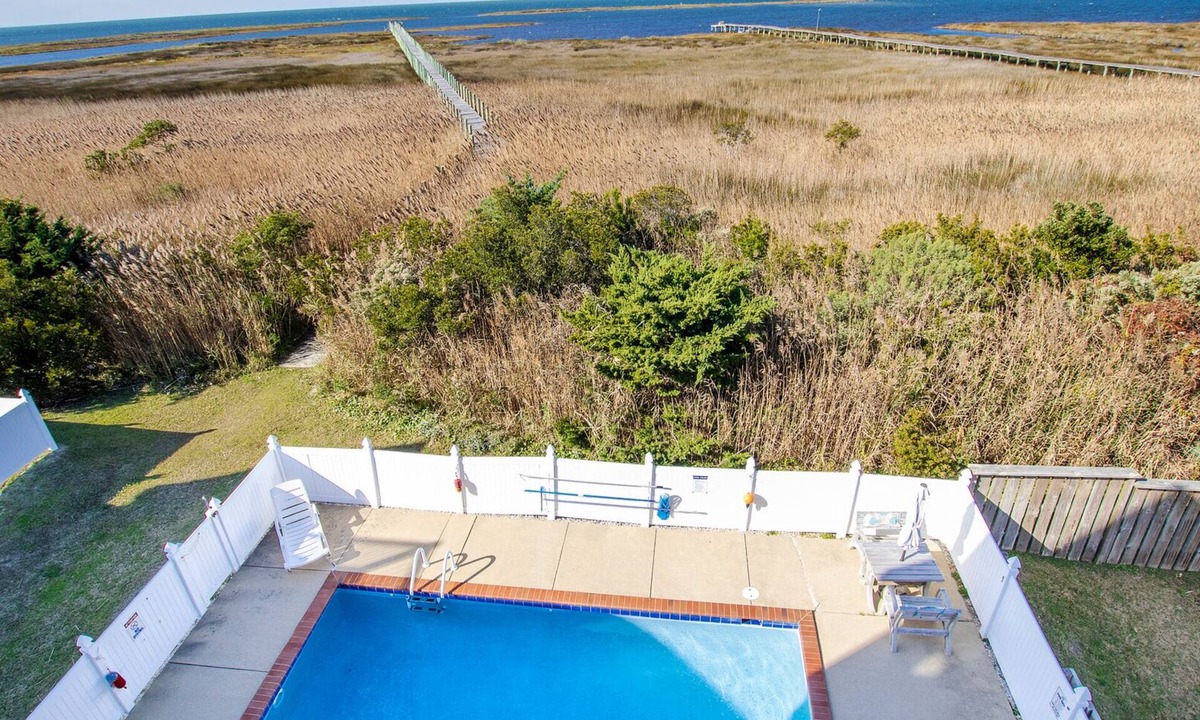 Waves House | Soundfront, Shared Dock and Pier, Elevator, Private Pool, Hot Tub