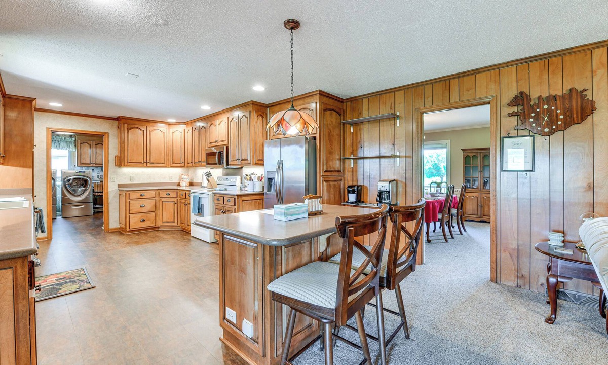 Southmont Cottage | Spacious Mount Pleasant Home w/Grill & Yard!