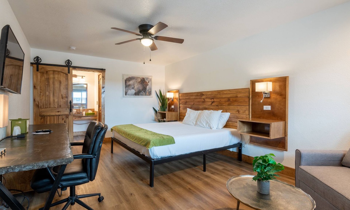 Hot Springs Cabin | Springs Lodge & Cafe
