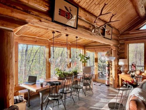 Sundance Villa | Sundance cabincasita sleeps 18 hottub firepits