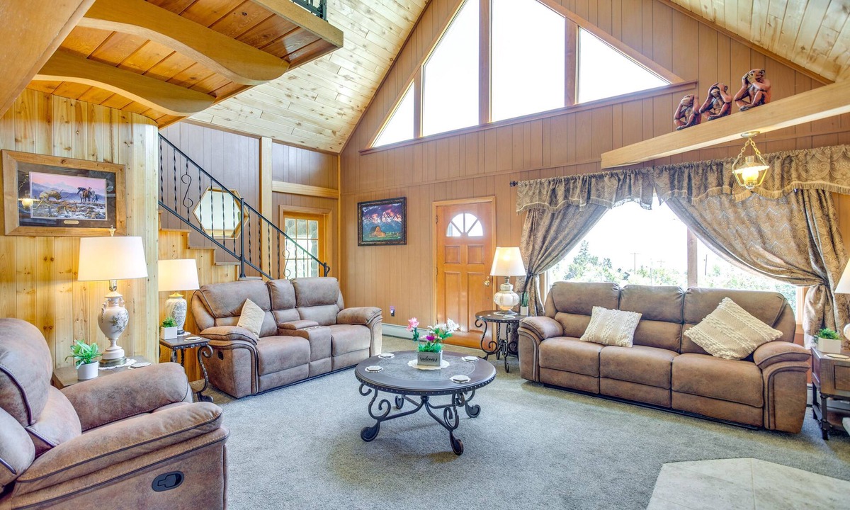 Cedaredge House | Sunny Cedaredge Home w/Mtn Views - Hike & Fish!