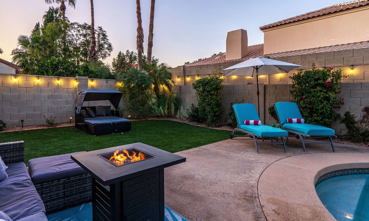 Paradise Valley Village House | Sunny Stay w/Heated Pool & Pool Table — Walkable, Spring Training Close