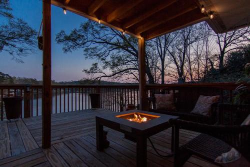 Anderson House | Sunset Point-Best view on Broadway Lake!