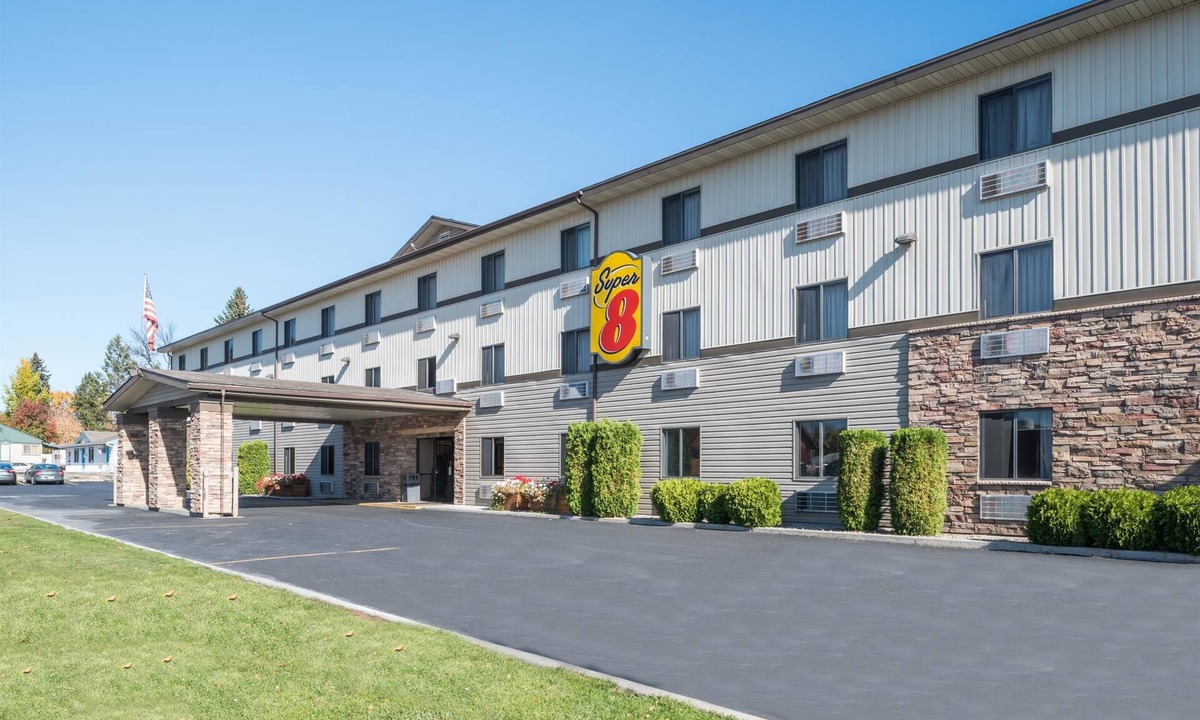 Kalispell Hotel | Super 8 by Wyndham Kalispell Glacier National Park